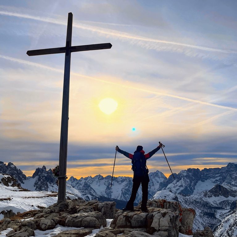 cropped E43BADB4 672A 4EA0 8C09 396C740004BB 1 105 c