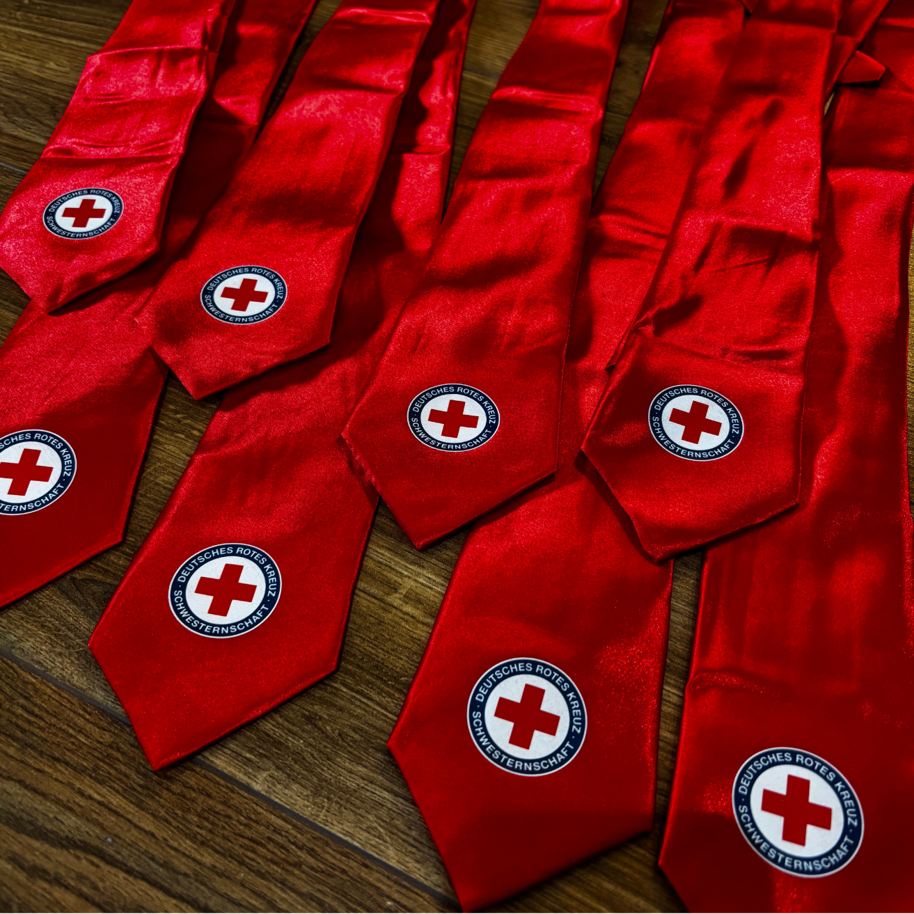 Rotes Kreuz Krawatten